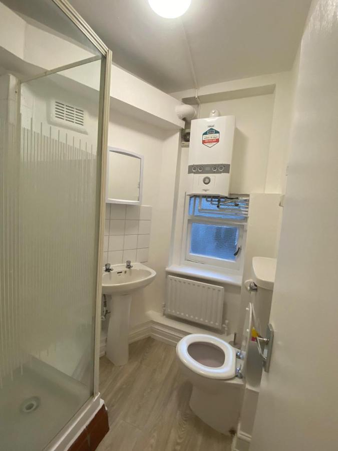 Cosy 1 Bedroom Apartment Londra Esterno foto