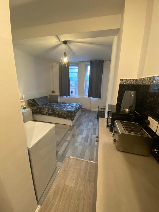 Cosy 1 Bedroom Apartment Londra Esterno foto