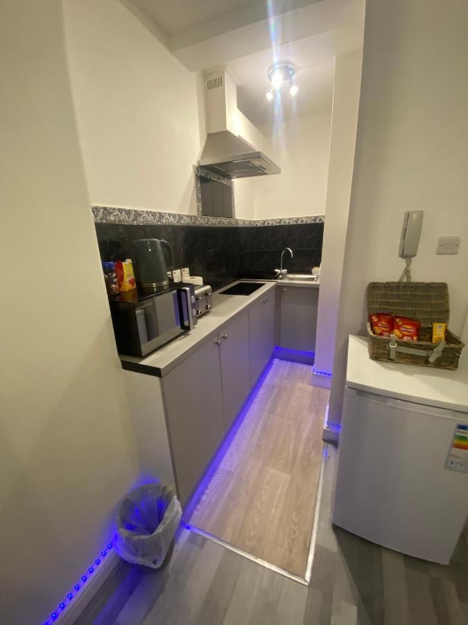 Cosy 1 Bedroom Apartment Londra Esterno foto